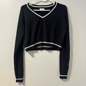 Ardene Black V-Neck Sweater with White Accents XS-S